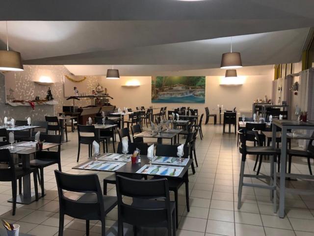 Logis Hotel Le Clos Saint Loup Bram Luaran gambar