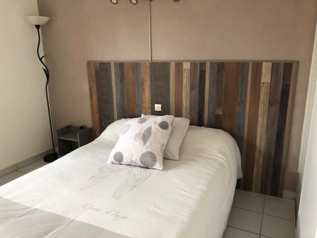 Logis Hotel Le Clos Saint Loup Bram Luaran gambar